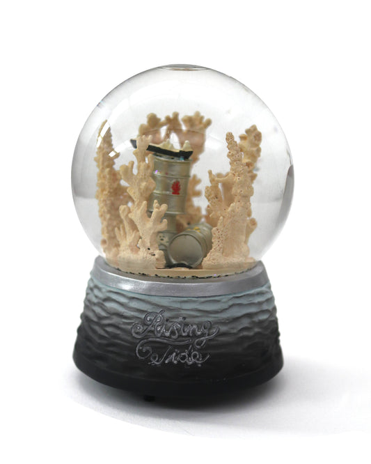 Rising tide [snowglobe]